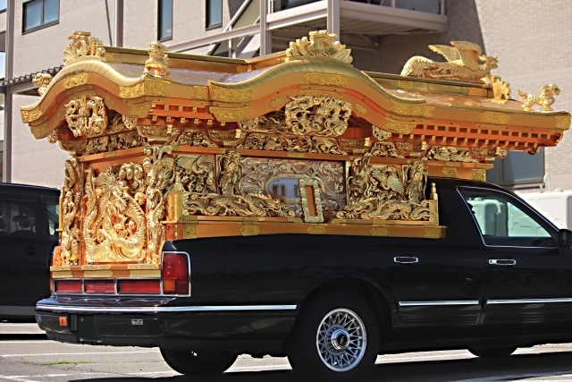 霊柩車